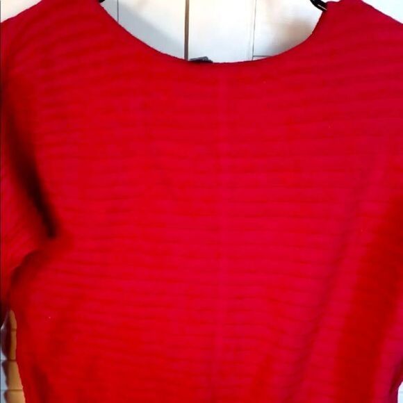 Soho New York & Company Red Sweater w/Lace Cuff Details - Picture 1 of 4